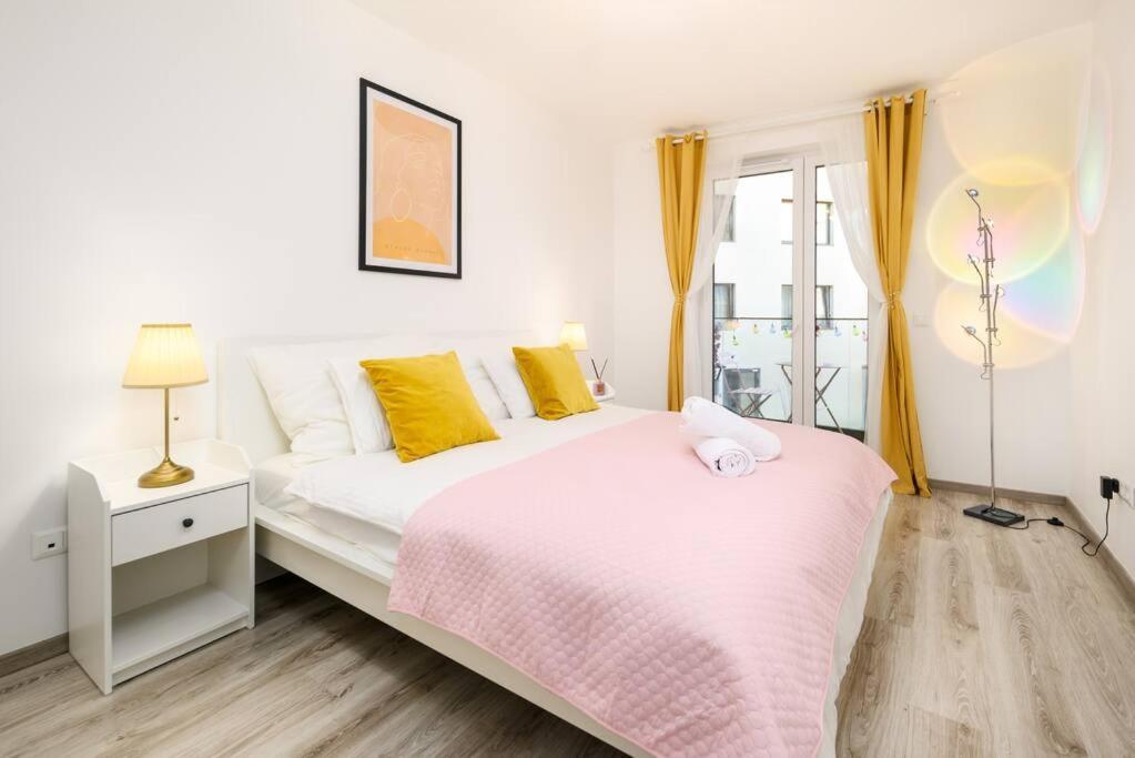 B104 - Liberty Bridge Lovely Home With Free Parking Boedapest Buitenkant foto