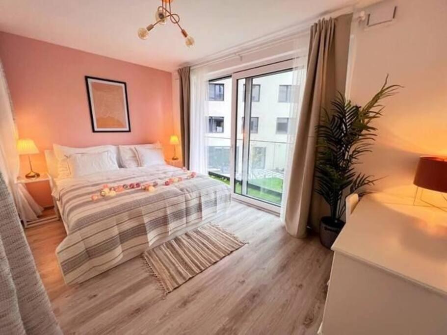 B104 - Liberty Bridge Lovely Home With Free Parking Boedapest Buitenkant foto