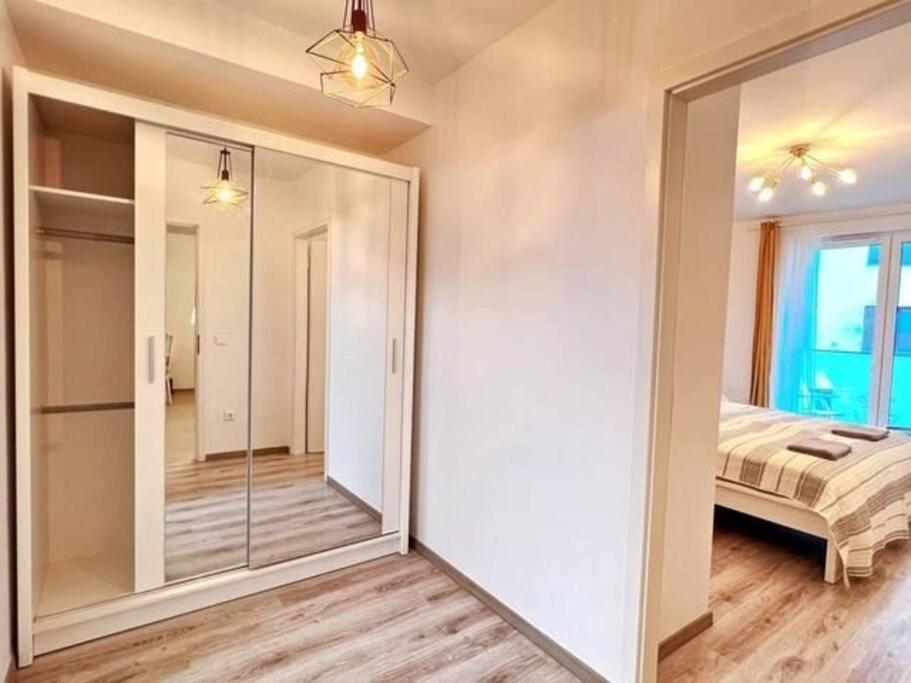 B104 - Liberty Bridge Lovely Home With Free Parking Boedapest Buitenkant foto
